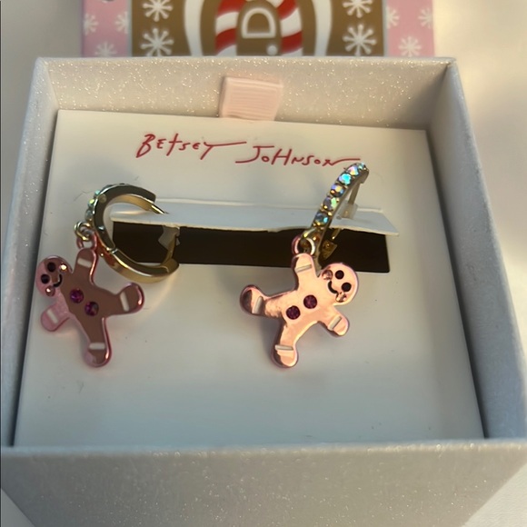 Betsey Johnson Pink Gingerbread Dangle Earrings - Picture 2 of 4